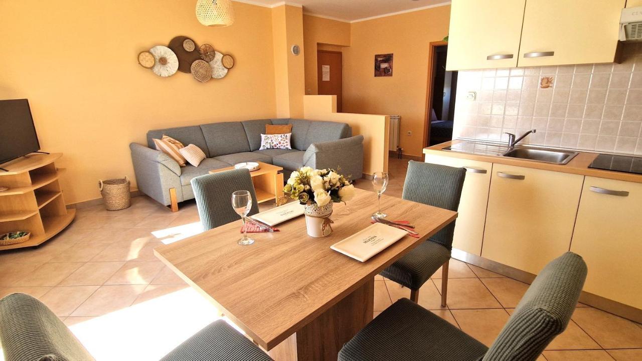 Apartments Ana & Ivan Đảo Krk Ngoại thất bức ảnh