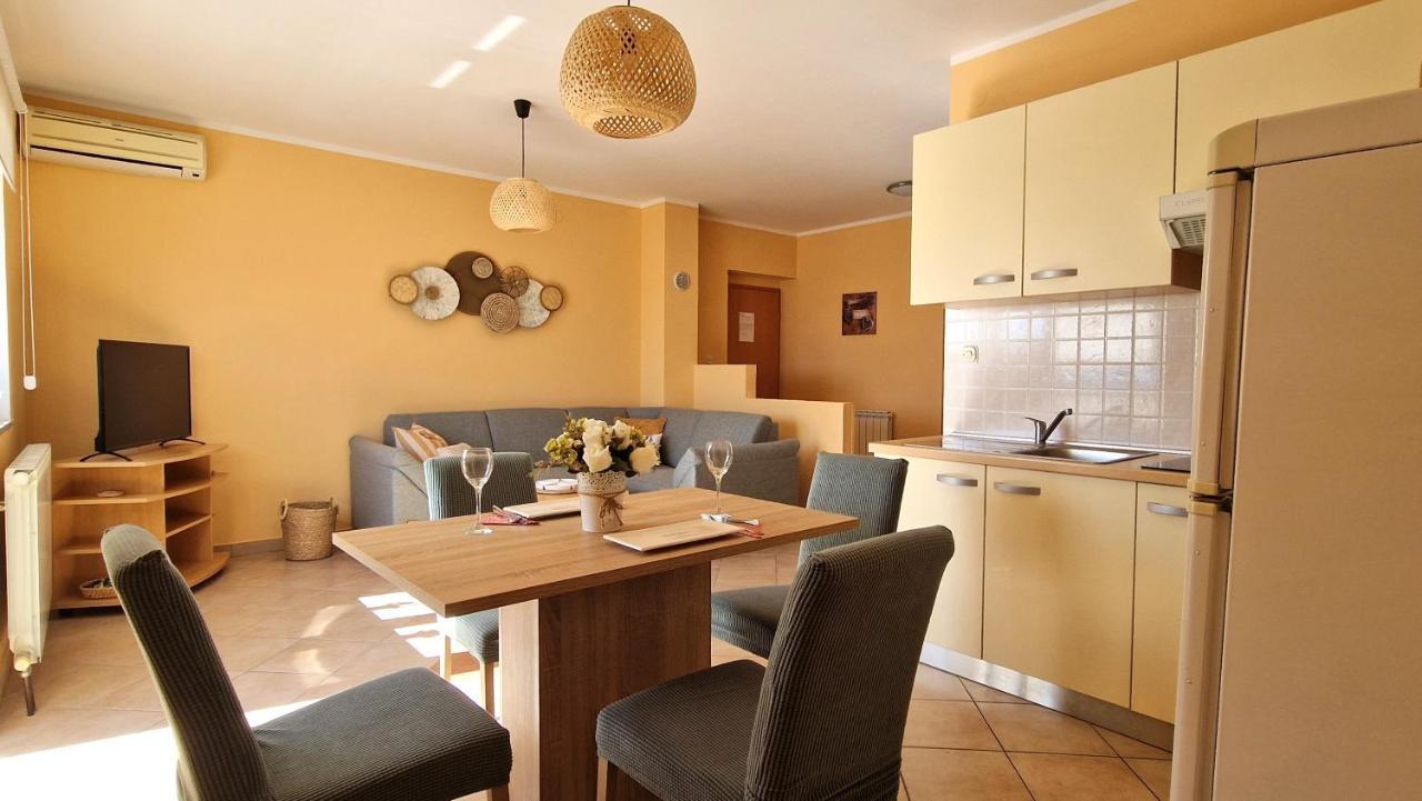 Apartments Ana & Ivan Đảo Krk Ngoại thất bức ảnh