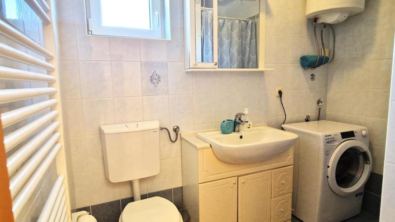 Apartments Ana & Ivan Đảo Krk Ngoại thất bức ảnh